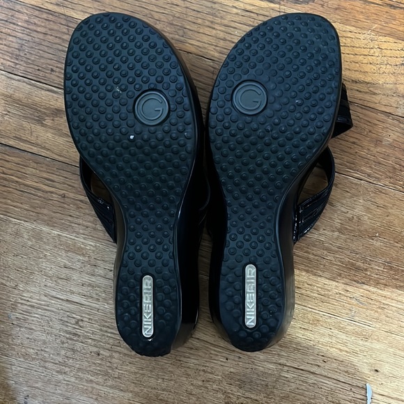 Cole Haan Nike Air Sandals for women Size 10B in EUC - Picture 2 of 4